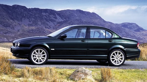 Остава пълна загадка как точно Jaguar взе Ford Mondeo и го превърна в непечеливша бъркотия. Първоначално шефовете на Ford целяха 100 000 продажби годишно, но Jaguar успя да пласира само 350 000 бройки общо, когато производството беше прекратено след осем години на пазара. Това означаваше загуба от около 1,74 млрд. евро за проекта.
